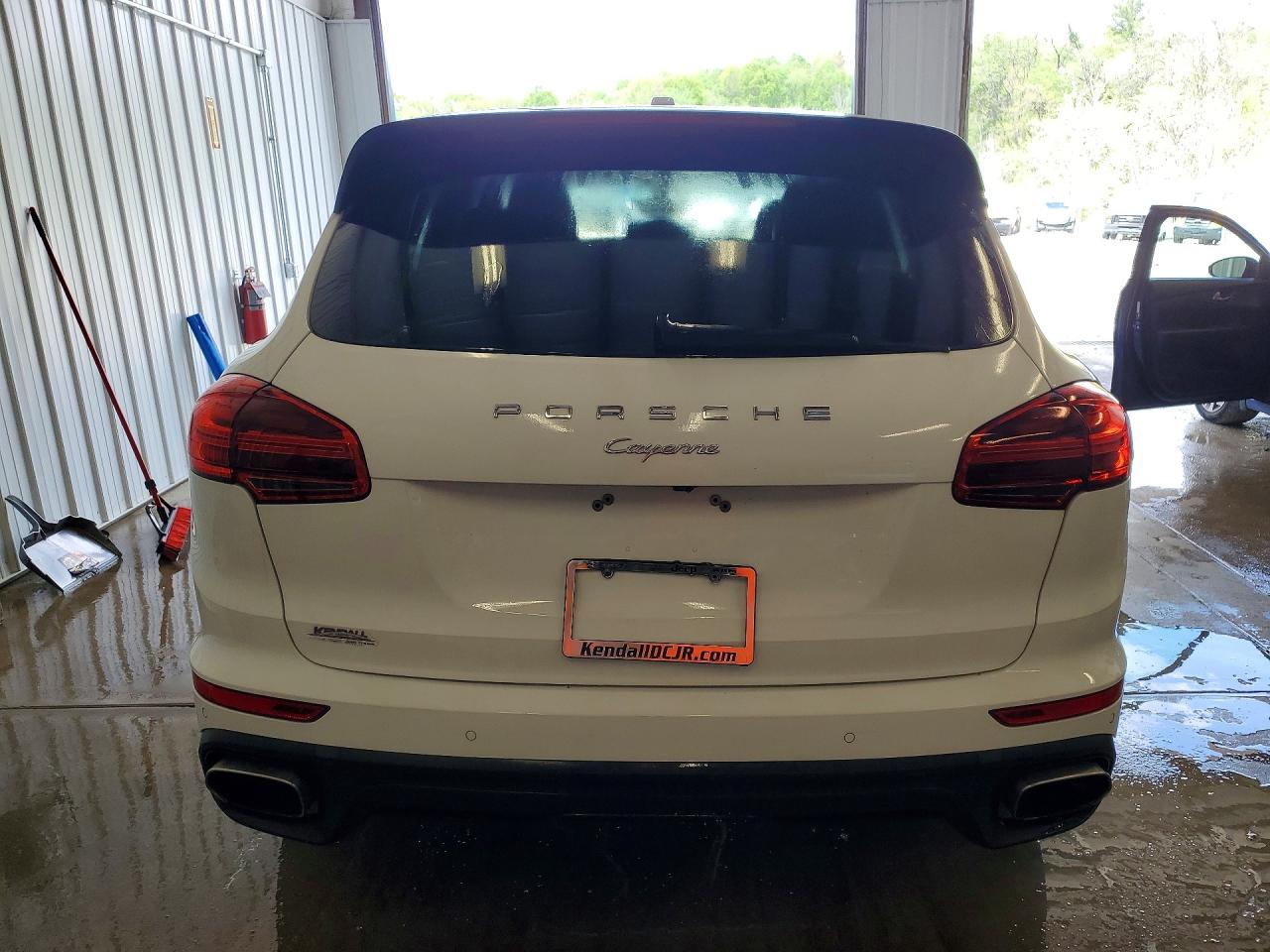 2018 PORSCHE CAYENNE Base / Platinum Edition