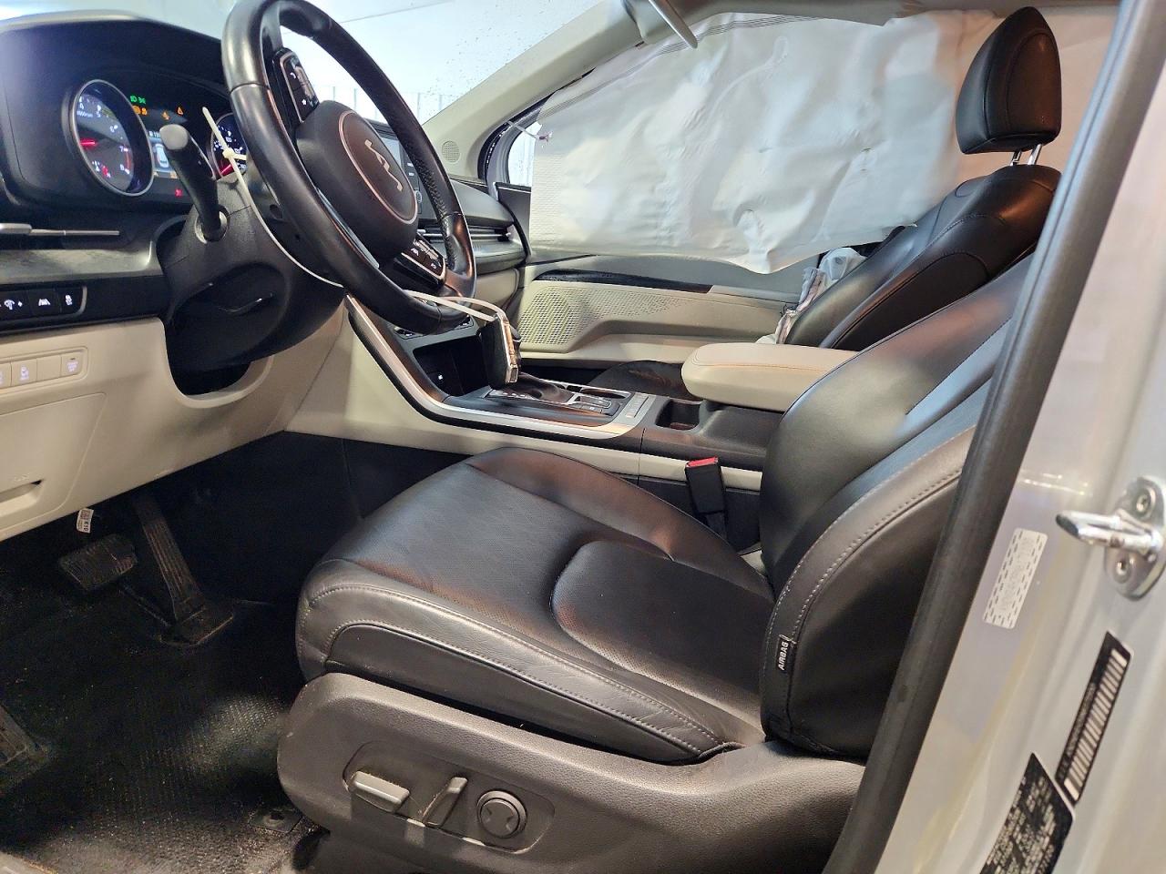 2022 KIA CARNIVAL LX, LX Seat Package
