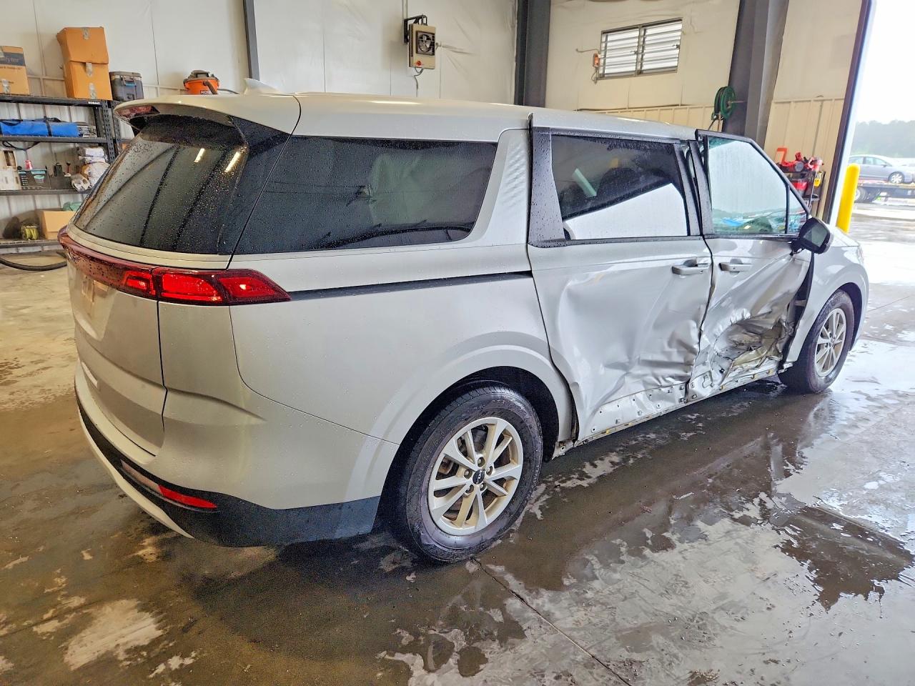 2022 KIA CARNIVAL LX, LX Seat Package