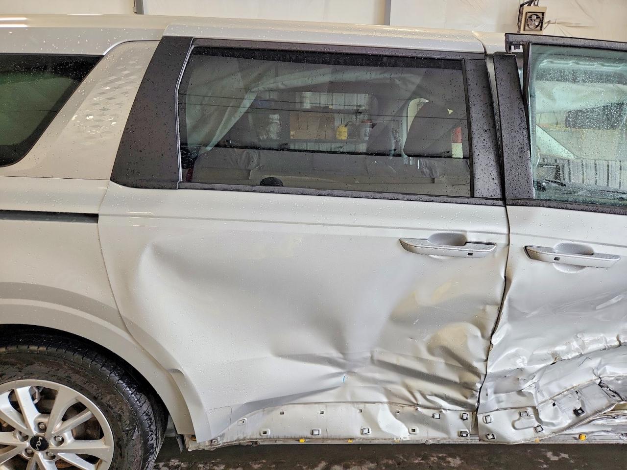 2022 KIA CARNIVAL LX, LX Seat Package