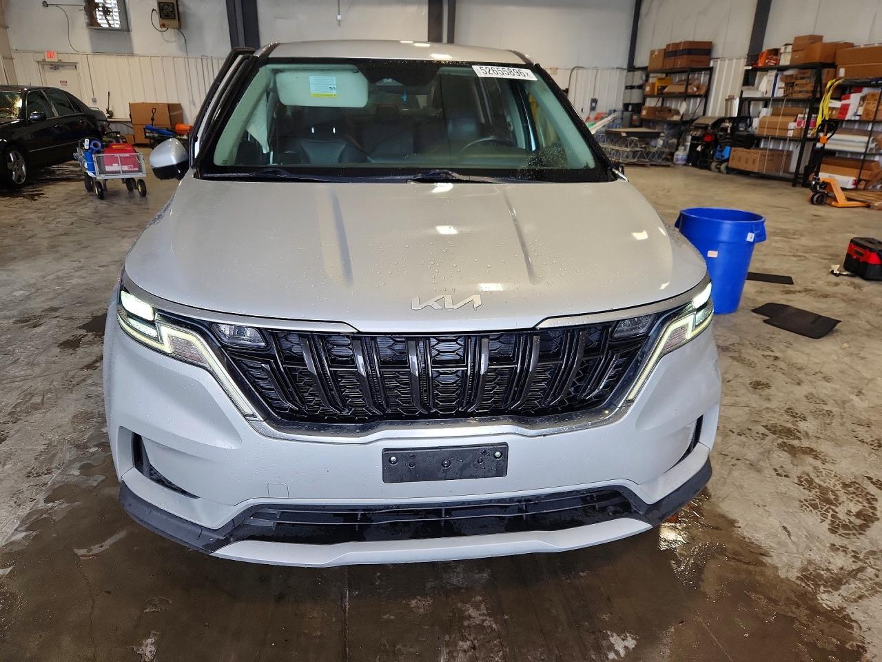 2022 KIA CARNIVAL LX, LX Seat Package
