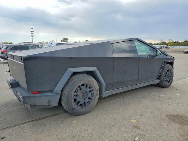 2024 TESLA CYBERTRUCK
