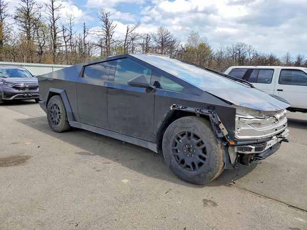 2024 TESLA CYBERTRUCK