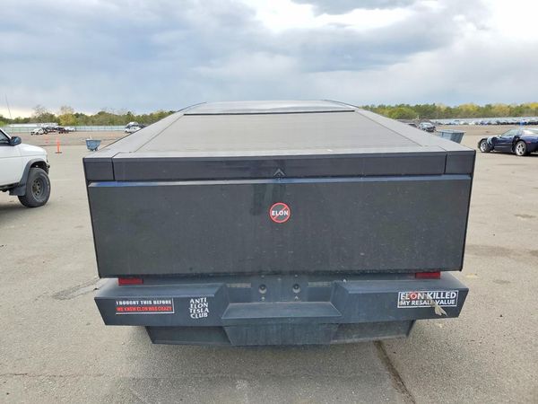 2024 TESLA CYBERTRUCK