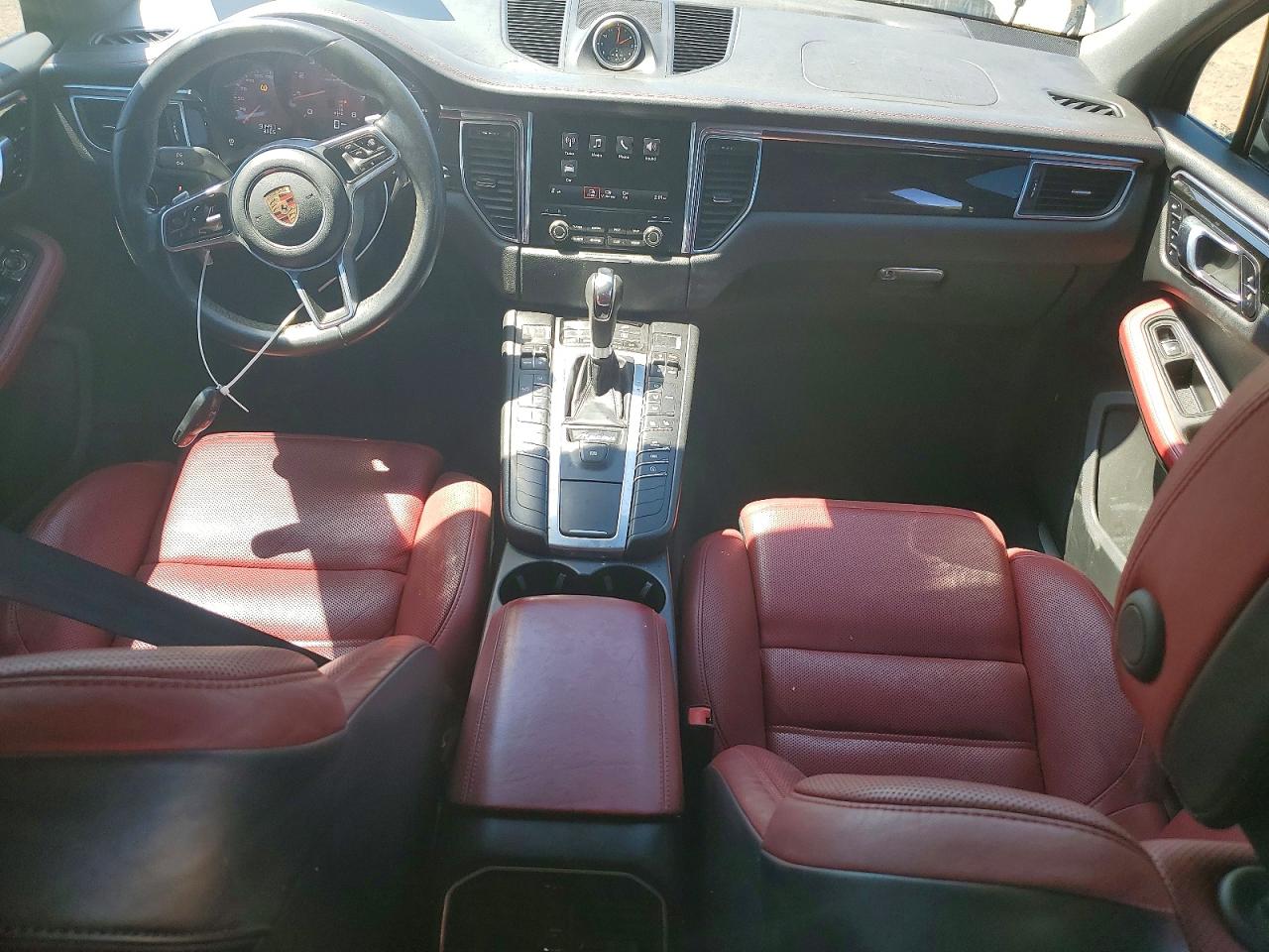 2017 PORSCHE MACAN