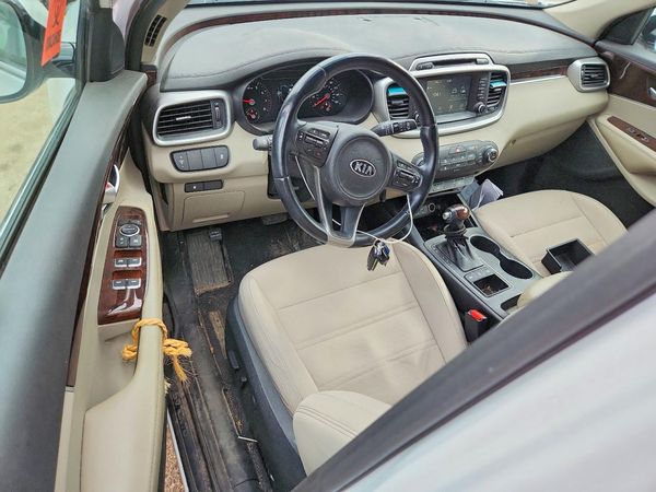 2018 KIA SORENTO L, LX
