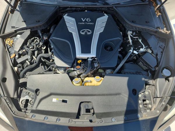 2015 INFINITI Q50