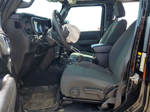 2024 JEEP WRANGLER Rubicon — DENT