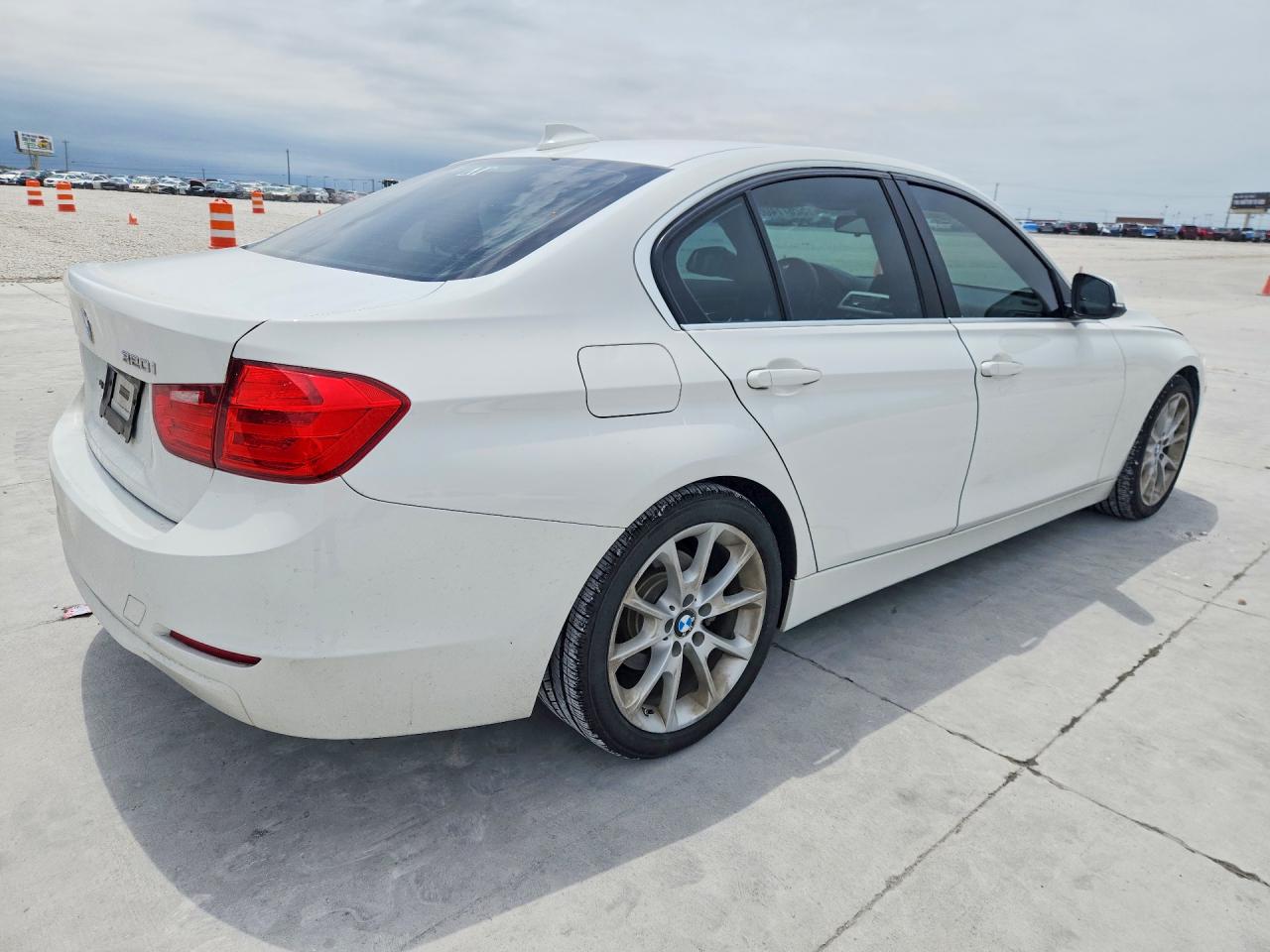 2015 BMW 320 SA