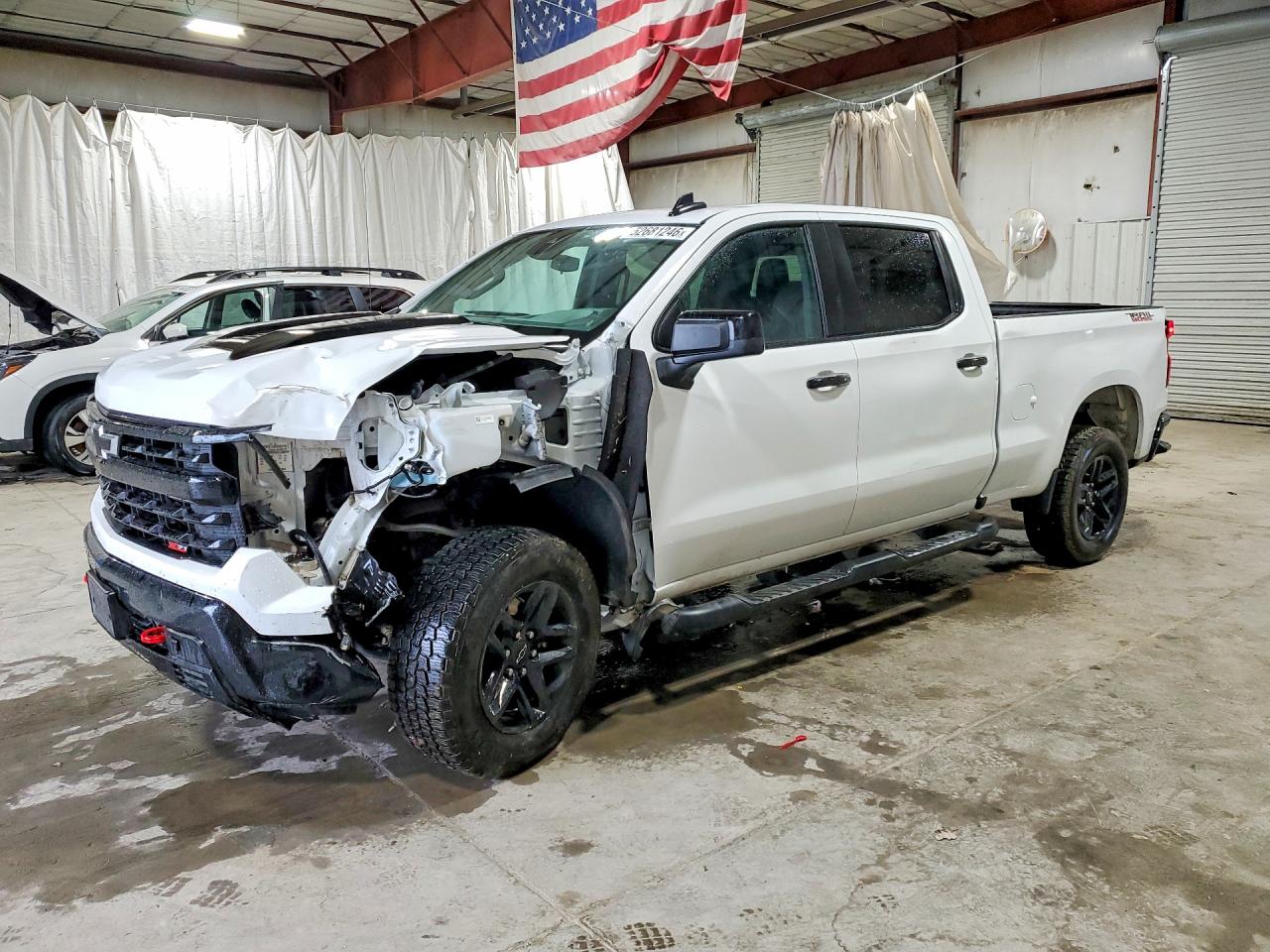 2023 CHEVROLET SILVERADO Trail Boss - LT — Front 3/4