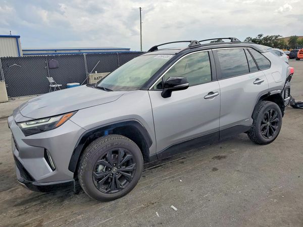 2025 TOYOTA RAV4 XSE