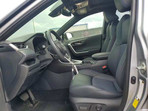 2025 TOYOTA RAV4 XSE