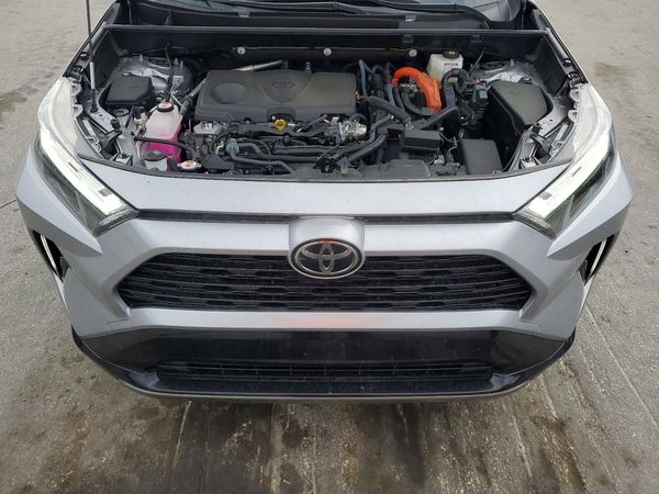 2025 TOYOTA RAV4 XSE