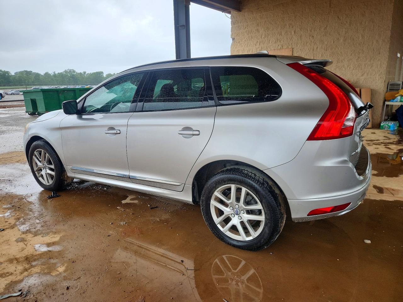 2017 VOLVO XC60 Base