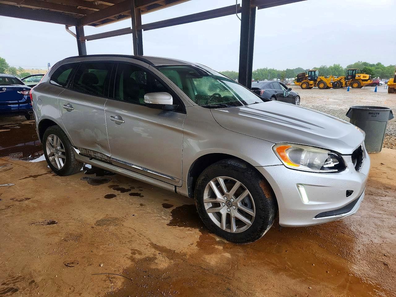 2017 VOLVO XC60 Base
