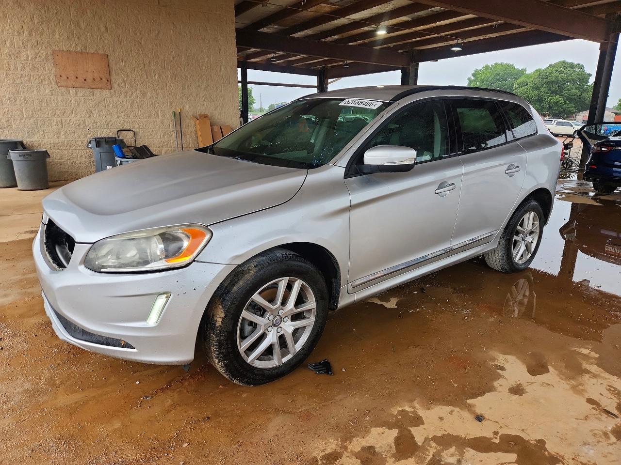 2017 VOLVO XC60 Base