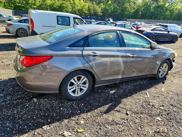 2013 HYUNDAI SONATA GLS/ GLS Popular