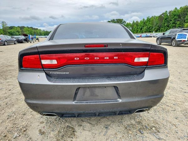2014 DODGE CHARGER SE — DIRR