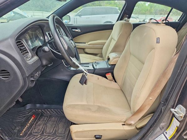2014 DODGE CHARGER SE — DENT