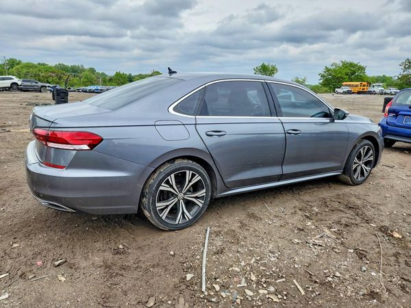 2021 VOLKSWAGEN PASSAT