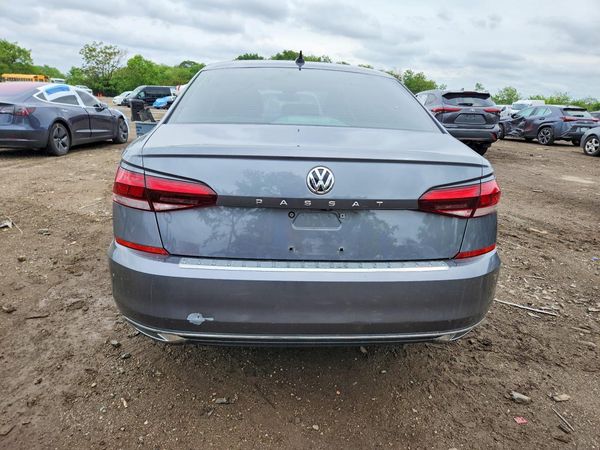 2021 VOLKSWAGEN PASSAT