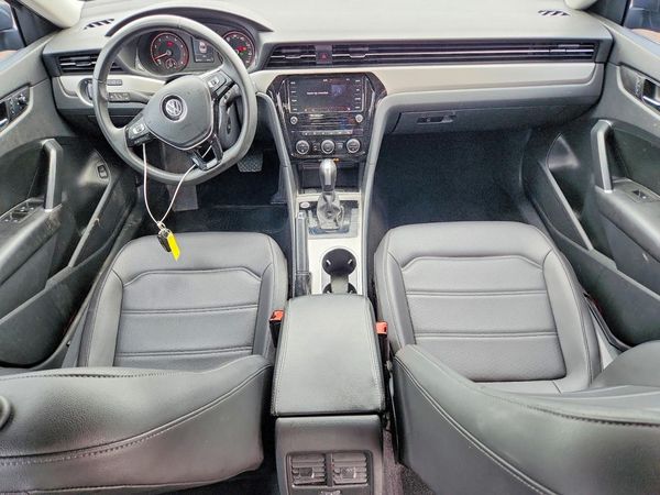2021 VOLKSWAGEN PASSAT