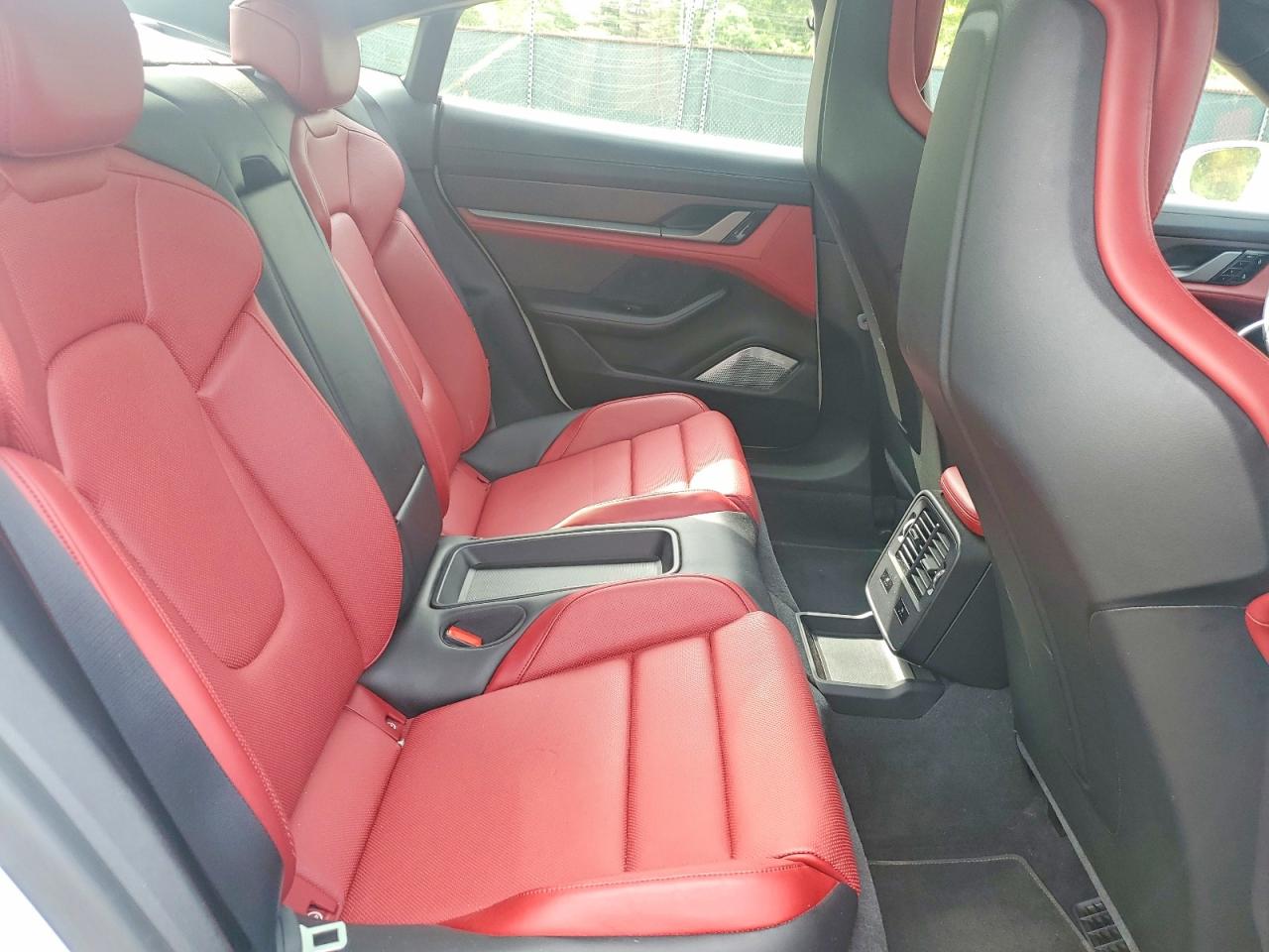 2020 PORSCHE TAYCAN