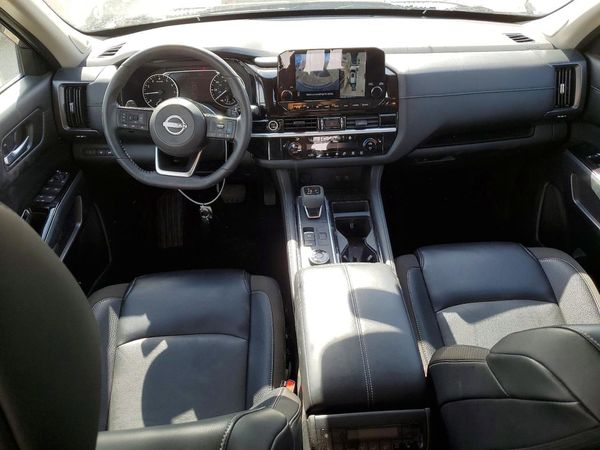 2024 NISSAN PATHFINDER SL
