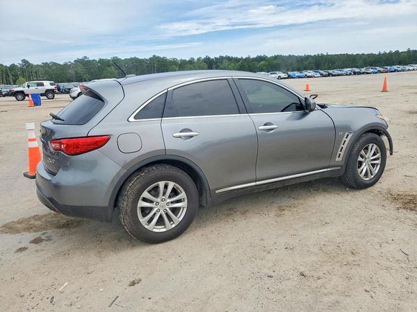 2017 INFINITI QX70