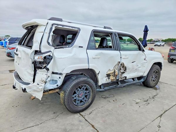 2024 TOYOTA 4RUNNER SR5