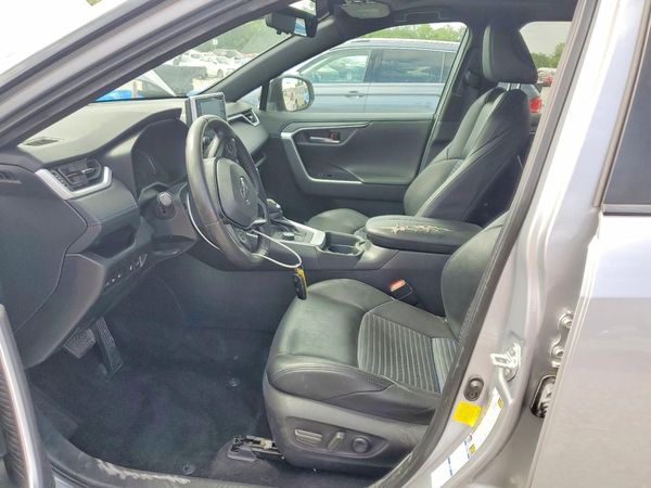 2021 TOYOTA RAV4 XSE HV — DENT