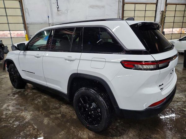 2026 JEEP GRAND CHEROKEE LAREDO 4X4