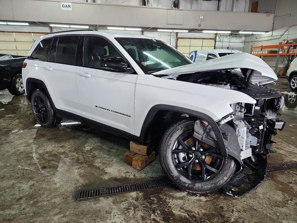 2026 JEEP GRAND CHEROKEE LAREDO 4X4