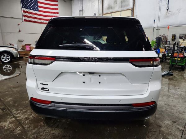 2026 JEEP GRAND CHEROKEE LAREDO 4X4