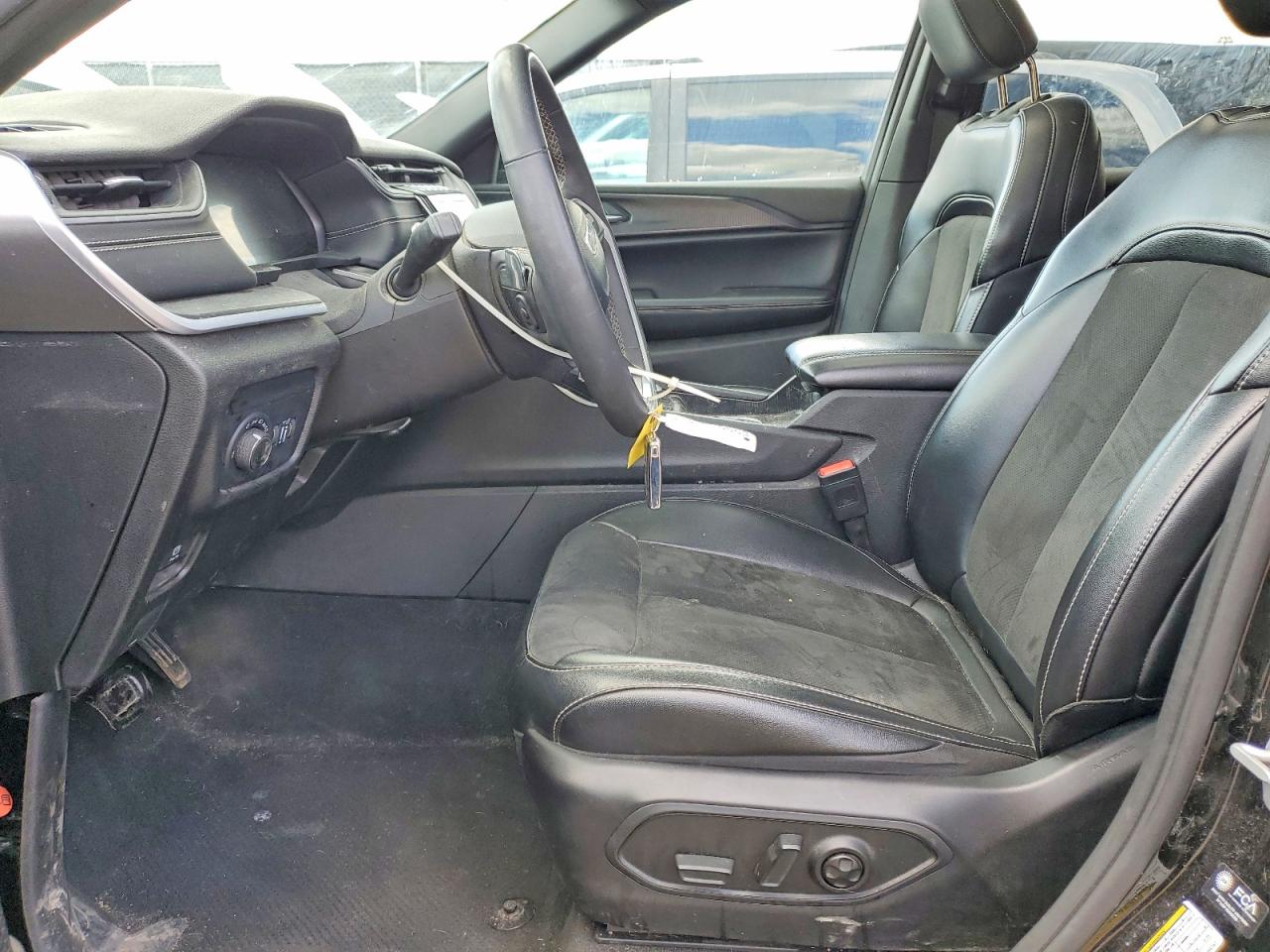 2024 JEEP GRAND CHEROKEE L LAREDO 4X4