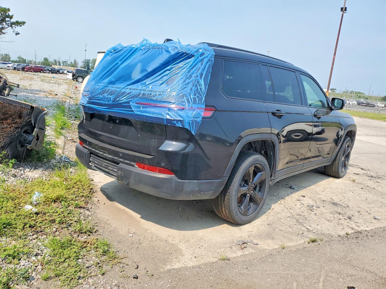 2024 JEEP GRAND CHEROKEE L LAREDO 4X4