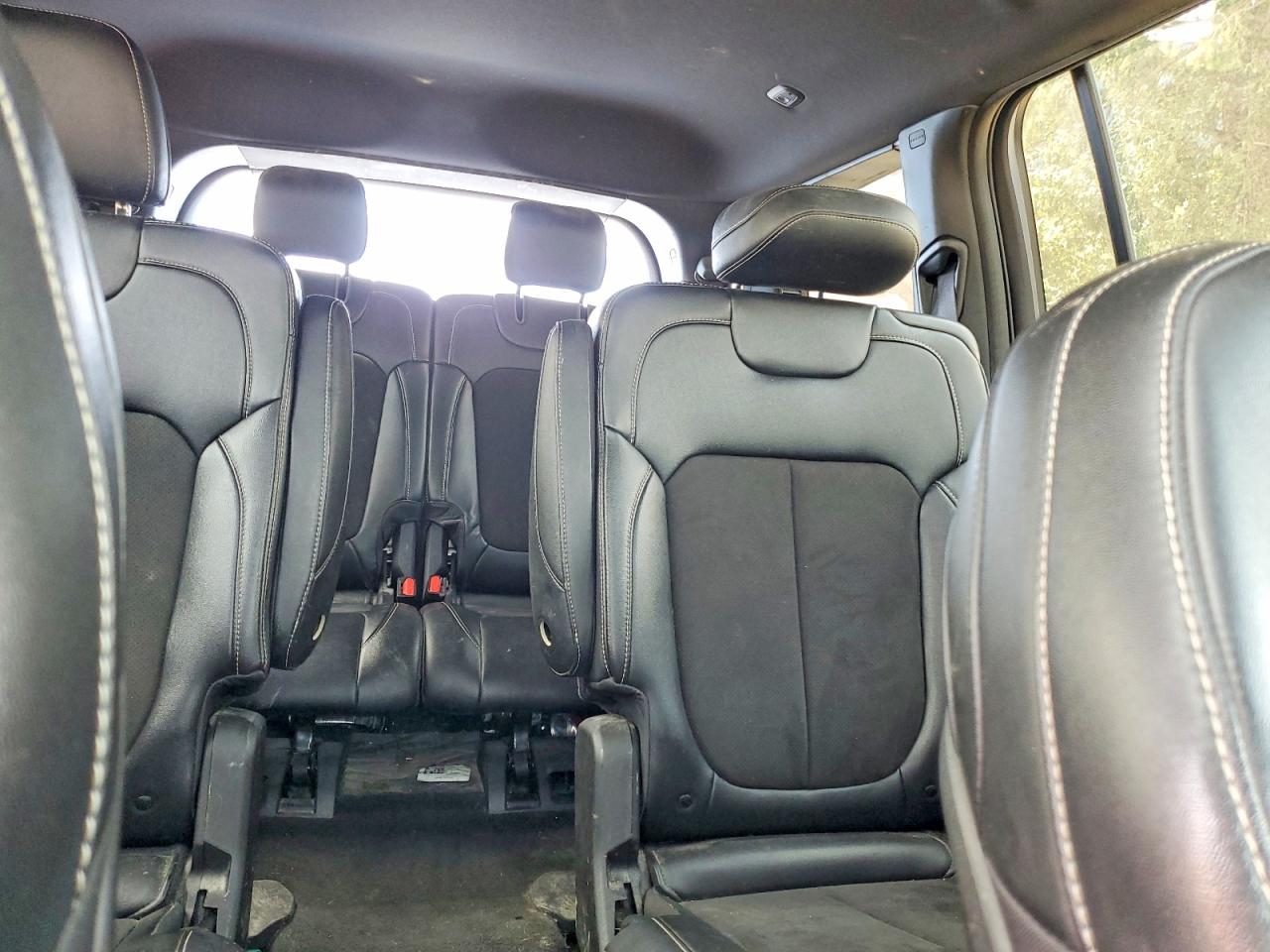 2024 JEEP GRAND CHEROKEE L LAREDO 4X4