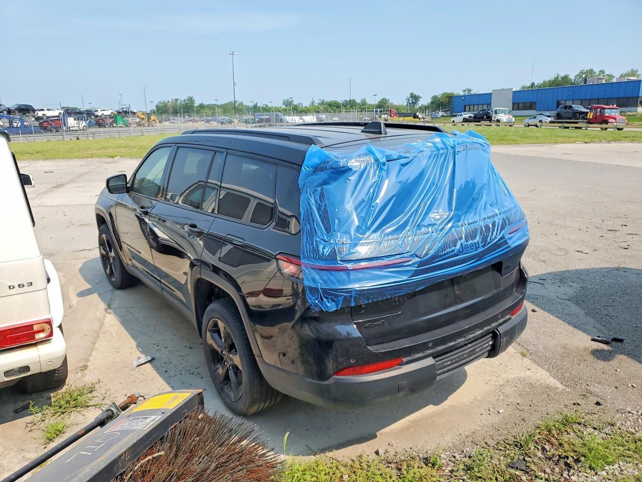2024 JEEP GRAND CHEROKEE L LAREDO 4X4