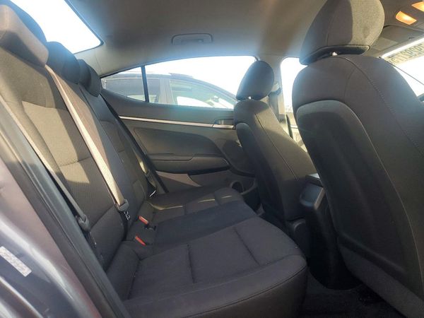 2019 HYUNDAI ELANTRA 4D SE