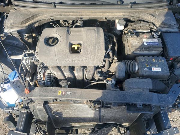 2019 HYUNDAI ELANTRA 4D SE