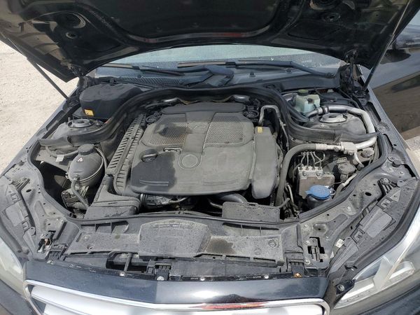 2015 MERCEDES-BENZ E-CLASS E350 4-MATIC — Engine bay
