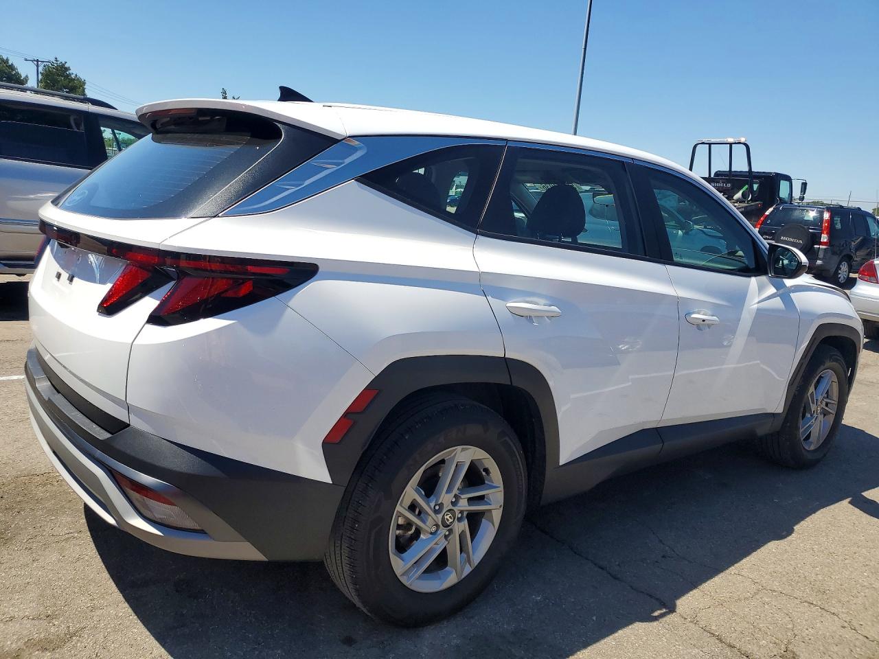 2025 HYUNDAI TUCSON SE