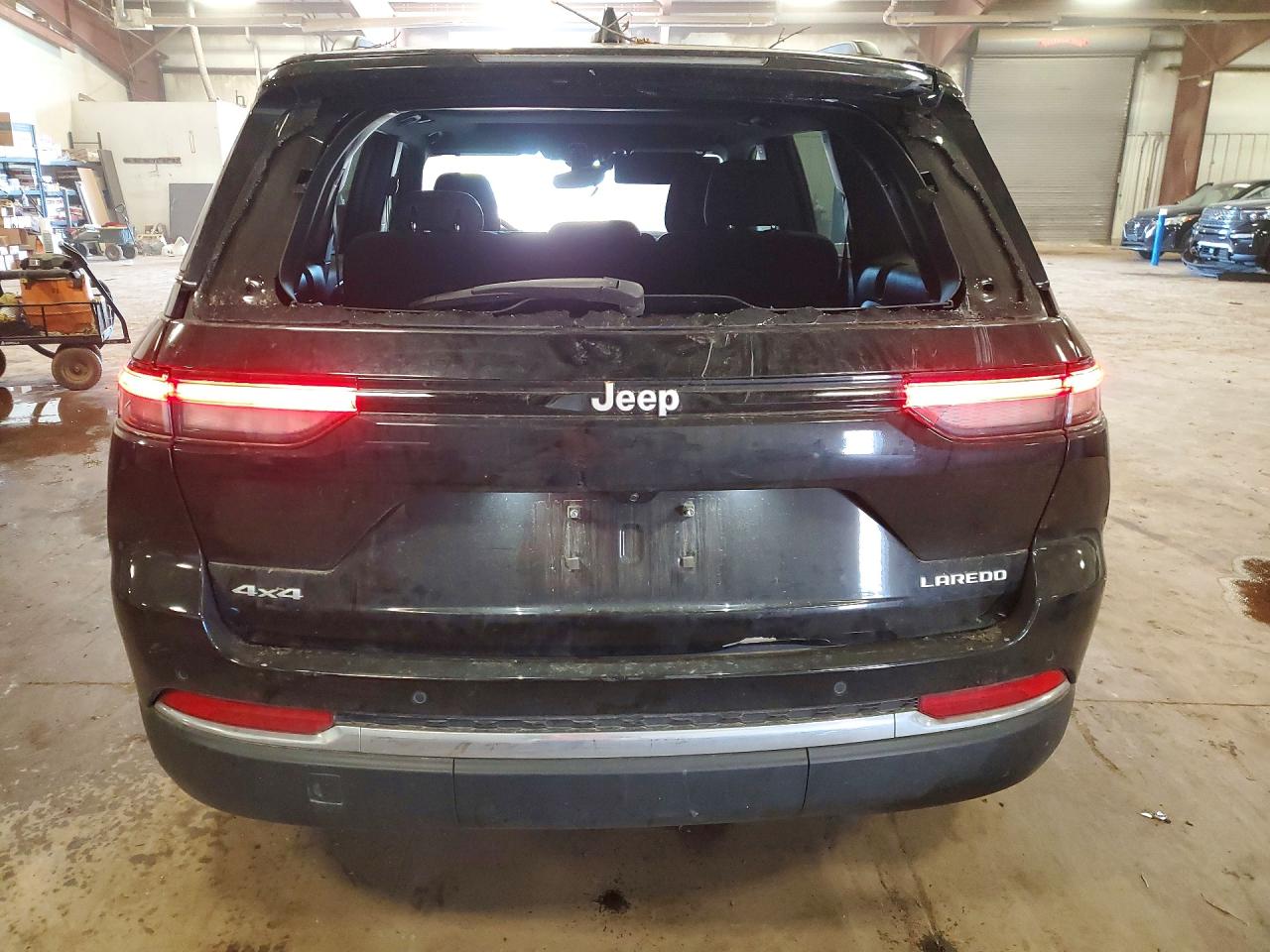 2024 JEEP GRAND CHEROKEE LAREDO 4X4
