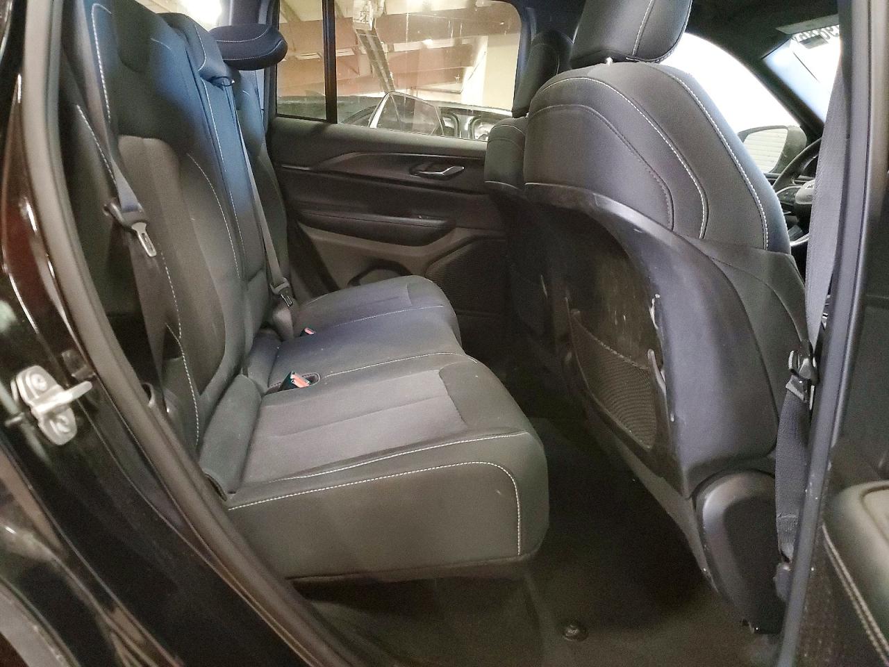 2024 JEEP GRAND CHEROKEE LAREDO 4X4