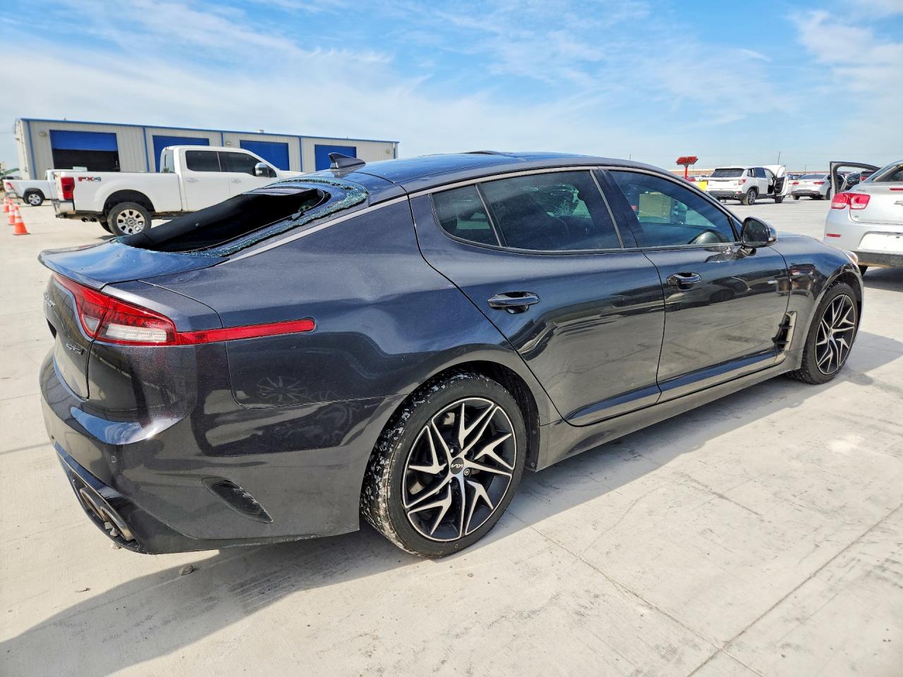 2022 KIA STINGER GT-Line