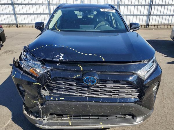 2020 TOYOTA RAV4 Limited HV