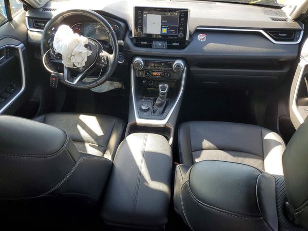 2020 TOYOTA RAV4 Limited HV