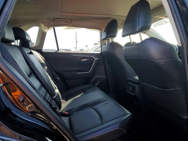 2020 TOYOTA RAV4 Limited HV