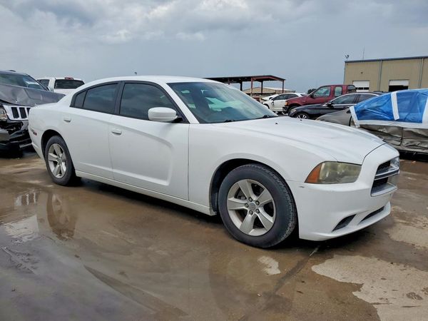 2013 DODGE CHARGER SE RWD