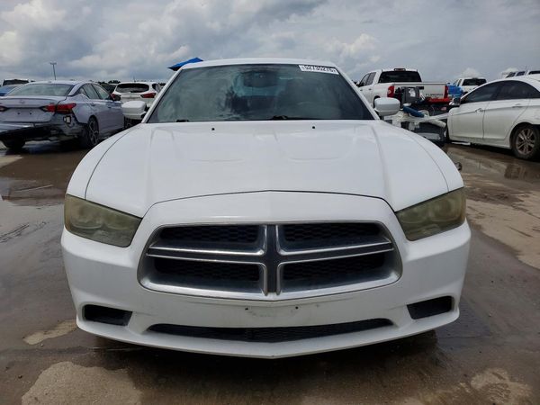 2013 DODGE CHARGER SE RWD